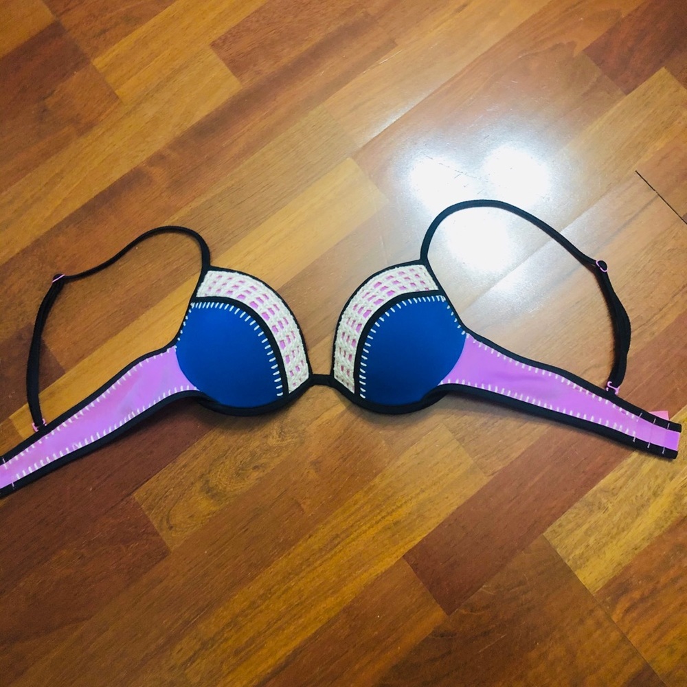 Victoria Secret 34B bathing suit top/bra